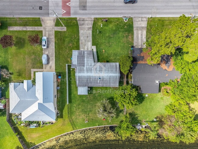 Building Photo - 2705 Gulfstream Rd