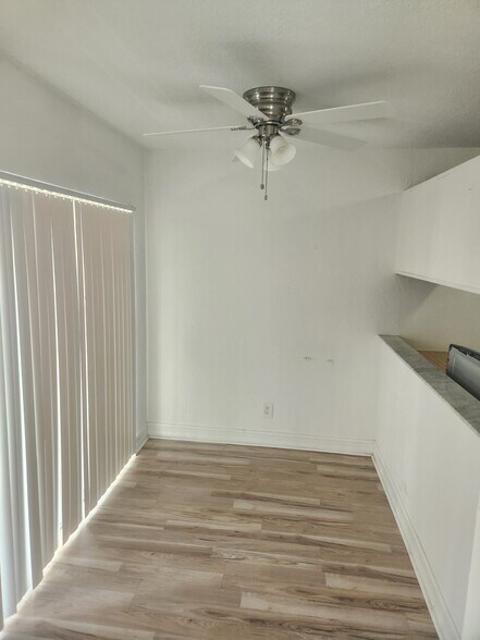 Building Photo - 439 Auburn Dr