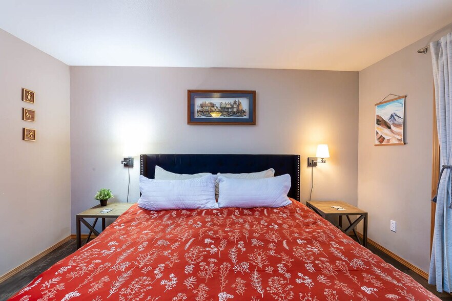 Building Photo - 17184 Island Loop Way