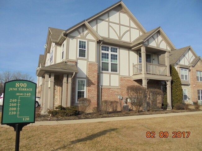 Building Photo - Lake Zurich Concord Village 2BR/2BA Awesome