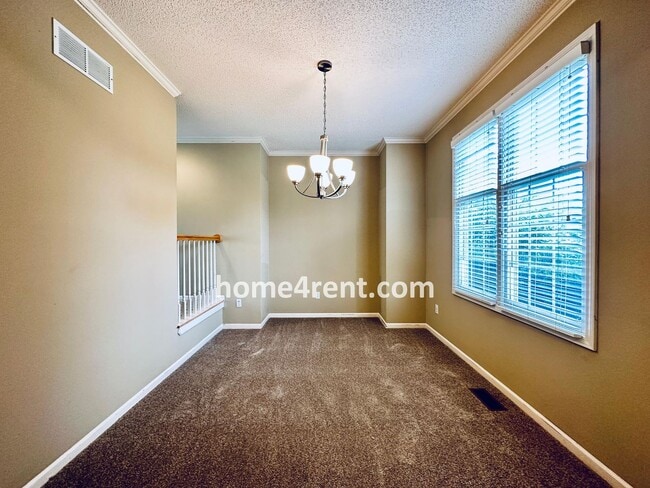 Building Photo - Fantastic South Overland Park Home in Blue...