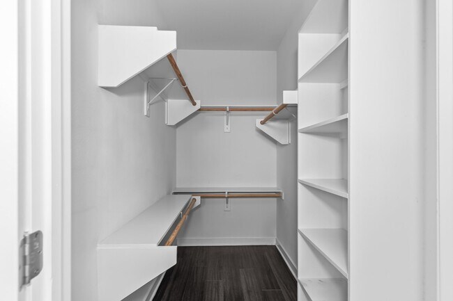 Building Photo - 4361 S Congress Ave