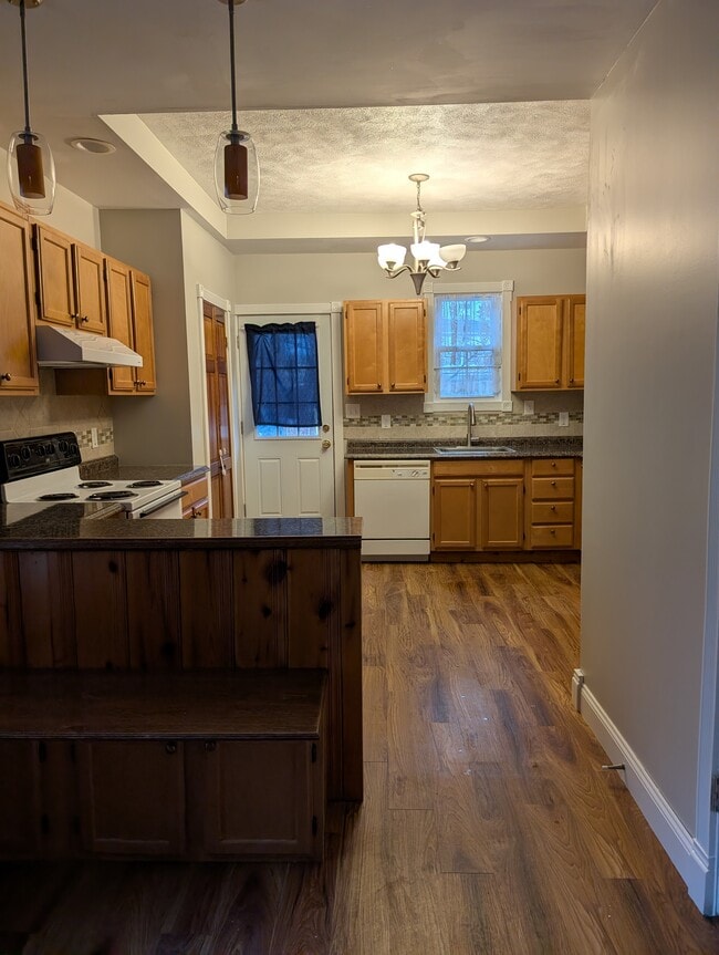 Building Photo - 46 N Fulton St