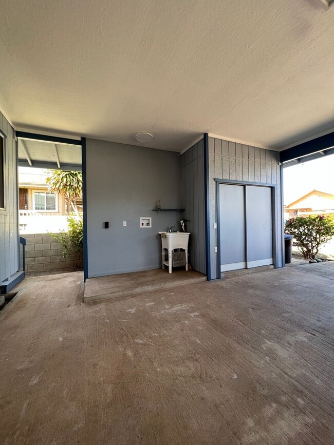 Building Photo - Beautifully Remodeled Single Family Home in Maili