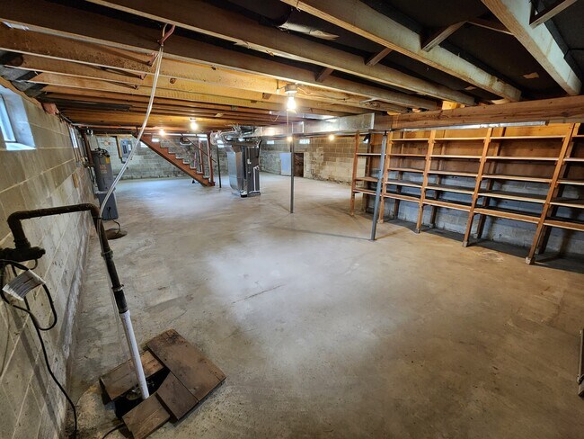 Building Photo - 7146 Tamarack Rd