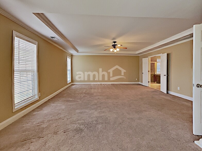 Building Photo - 731 Langley Farms Dr