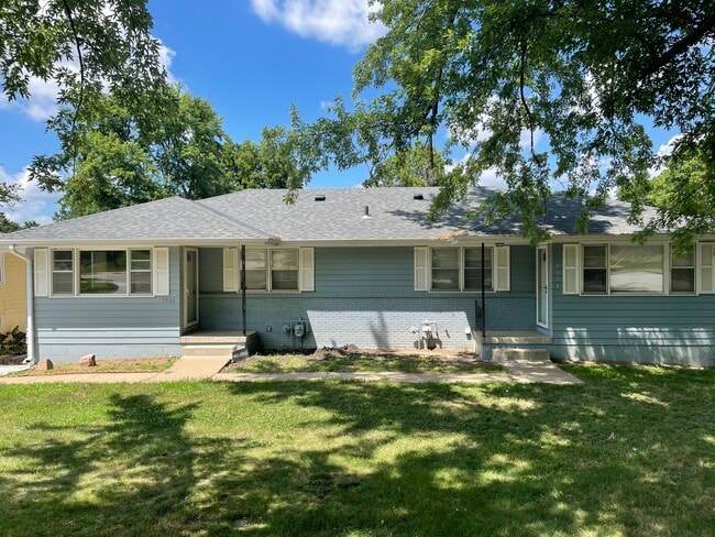 Building Photo - Blondo street