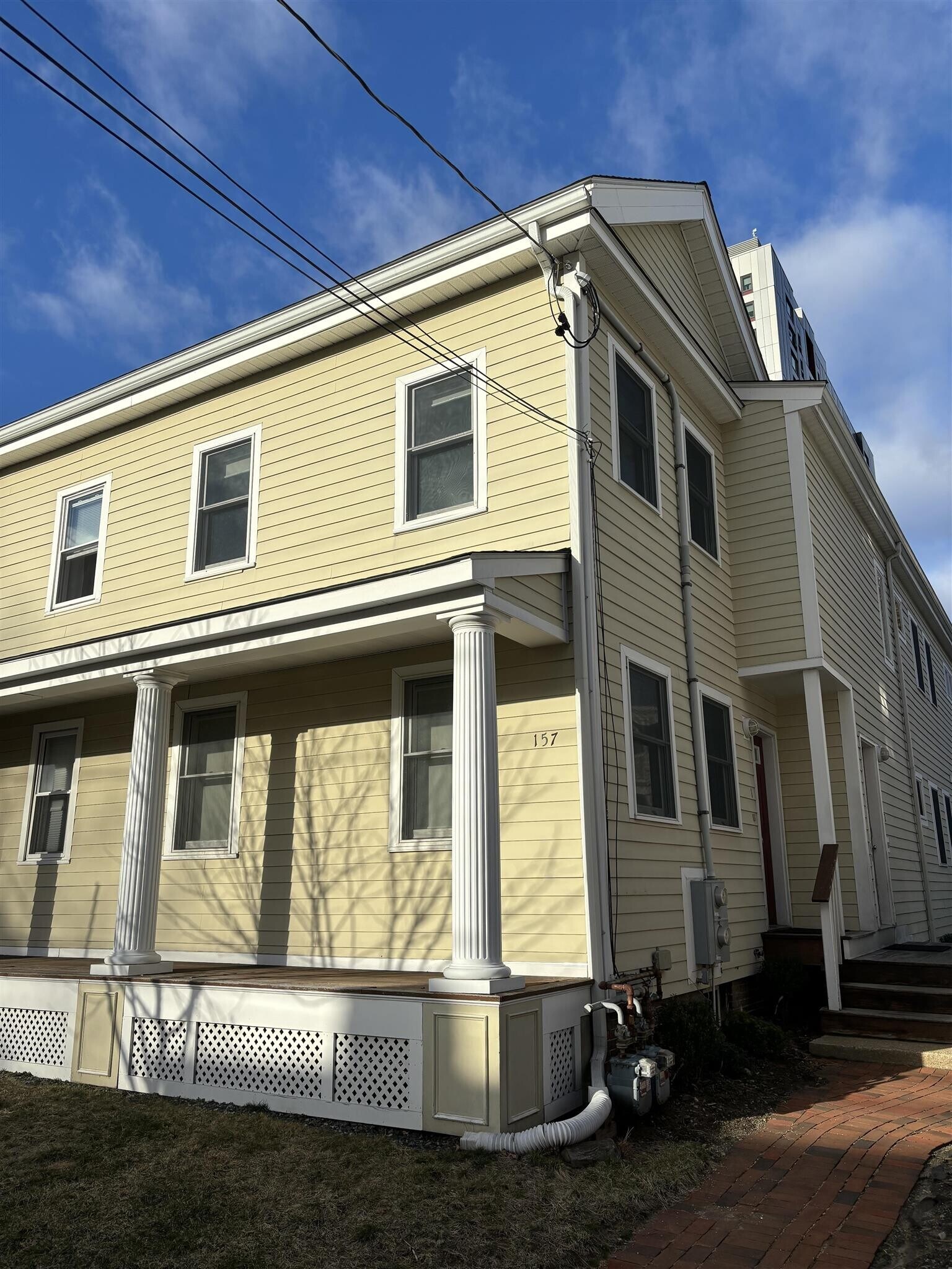 Building Photo - 157 Auburn St
