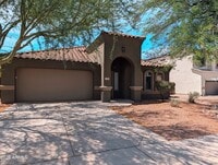Building Photo - 738 E Saddle Way