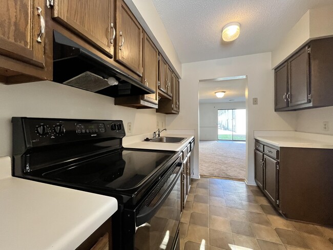 Building Photo - 901 Olmstead Dr