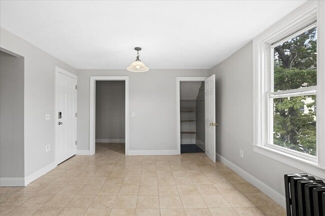 Building Photo - 36 Cedar St