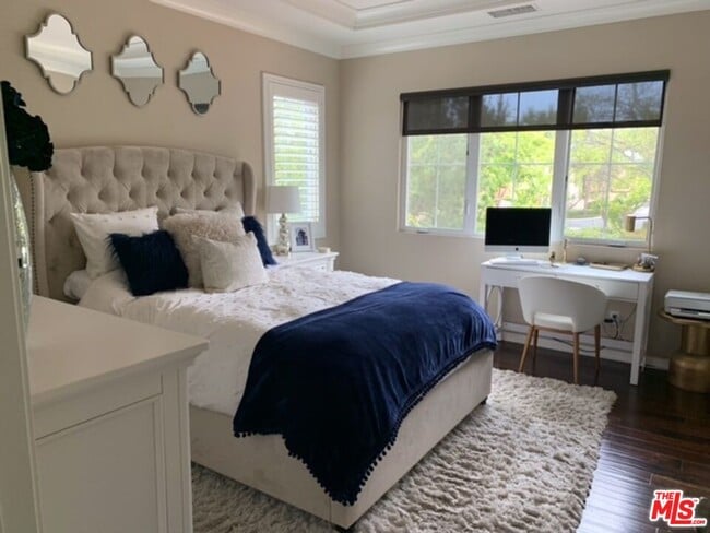 Building Photo - 51 Ivory Petal