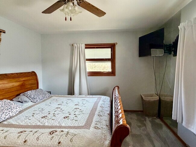 Building Photo - 1895 Birch St