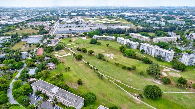 Building Photo - 3091 N Course Dr