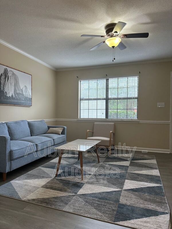Building Photo - 204 1/2 W Buena Vista Drive