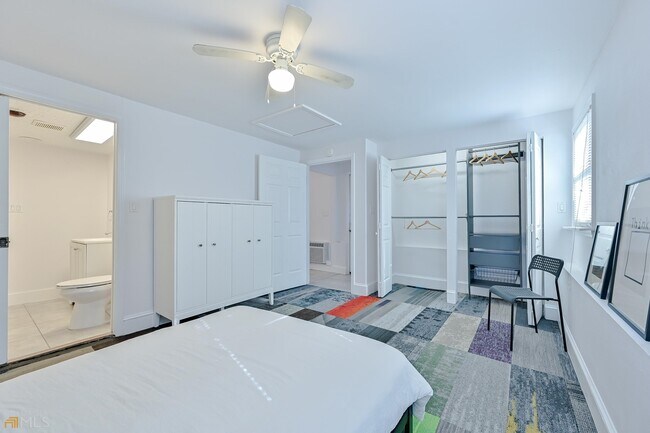 Building Photo - 1146 Oakdale Rd NE