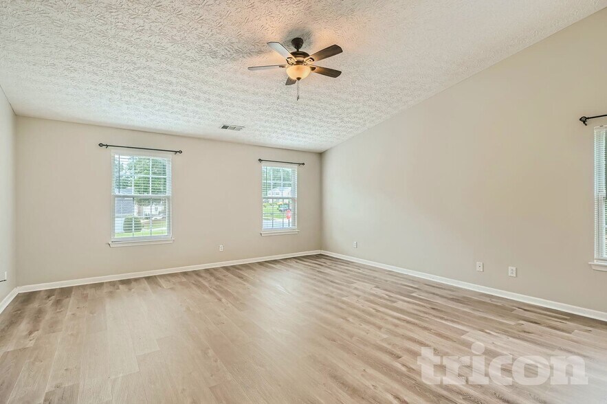 Building Photo - 5251 Miranda Way