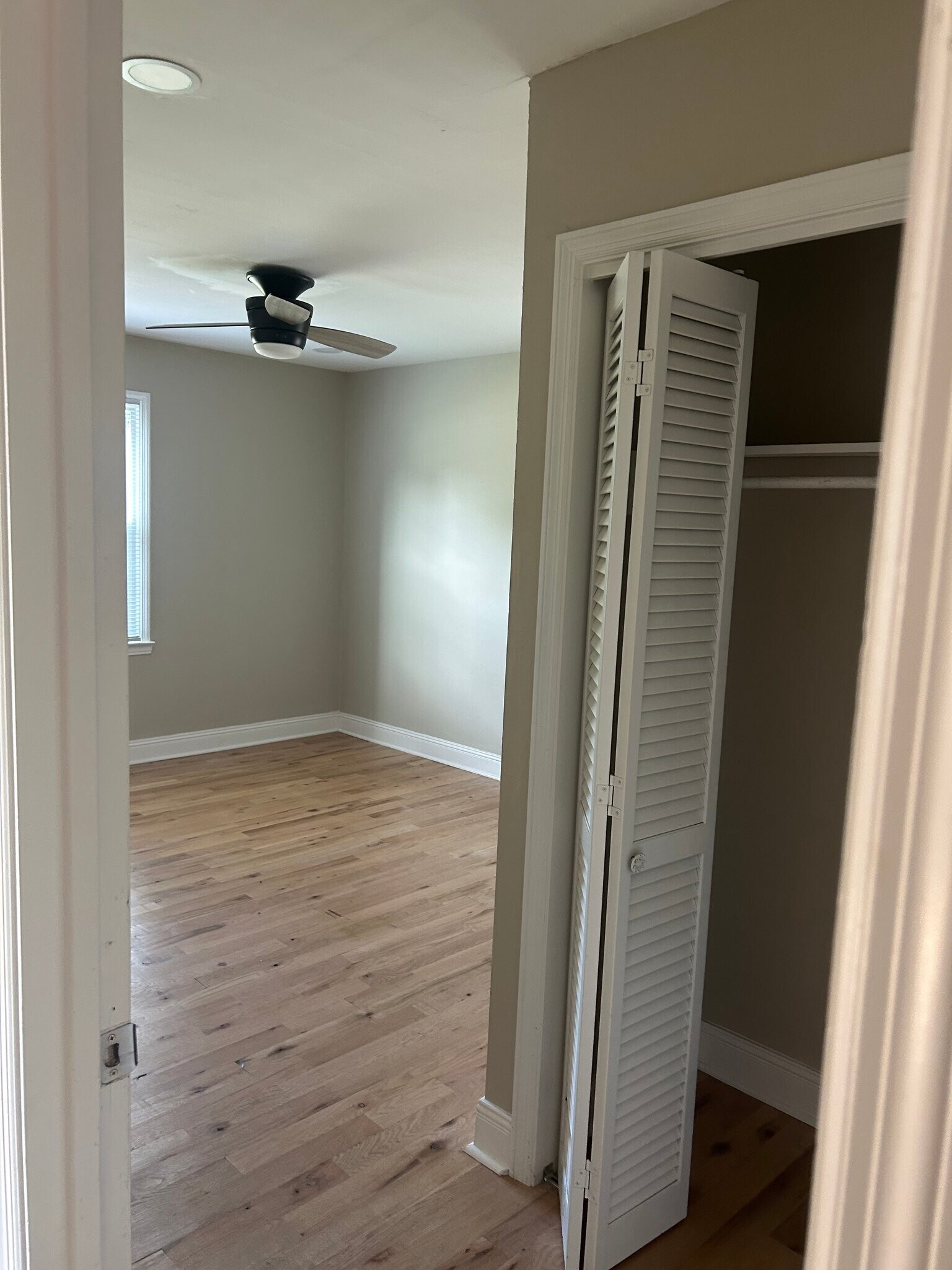 Building Photo - 403 E Northfield Blvd