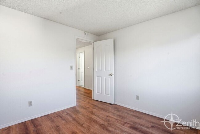 Building Photo - 16101 SE 18th St