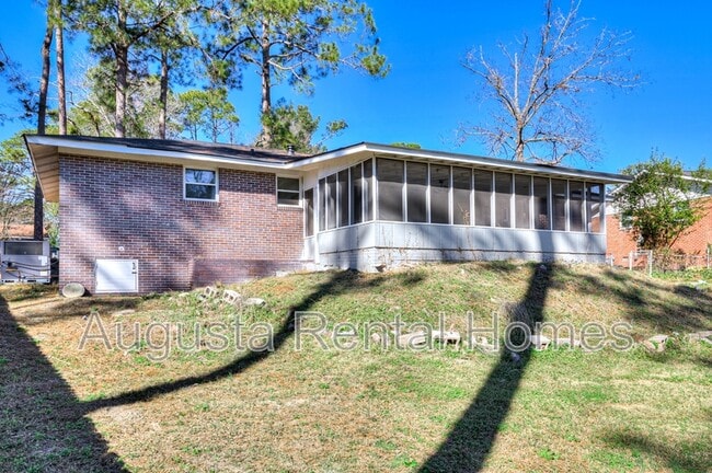 Building Photo - 2312 Mura Dr