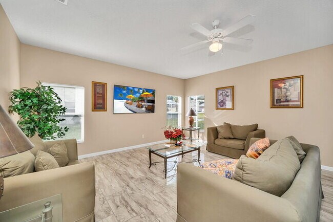 Building Photo - Partially Furnished 6 bedroom/5 Bath home