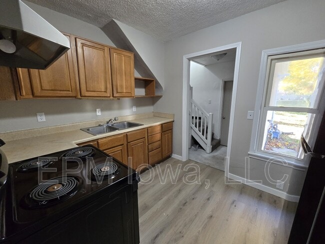 Building Photo - 1125 N Barclay St