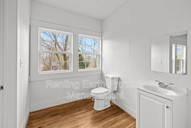 Building Photo - 2204 28th St N