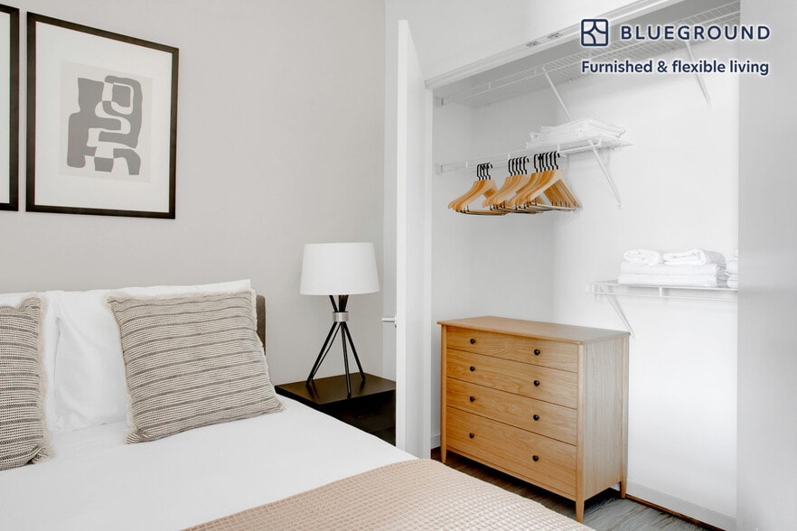 Building Photo - 600 H St NE