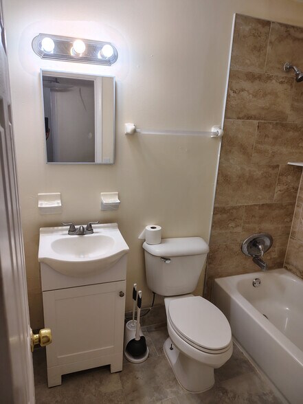 Building Photo - 2537 Chris Ct