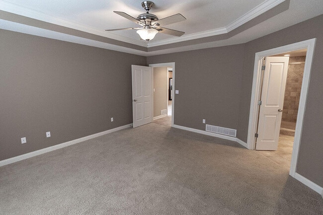 Building Photo - 2303 Roslyn Ct