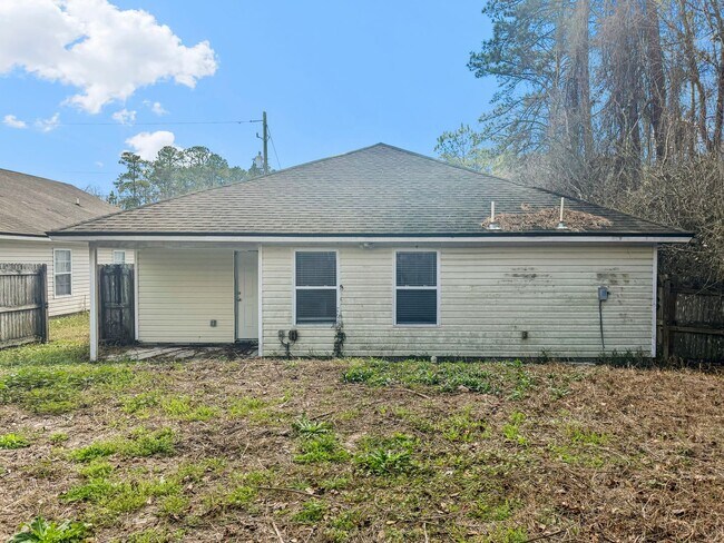 Building Photo - Renovated 3BR/2BA Home in Jacksonville, FL | Fenced Yard | Garage | Pets Welcome