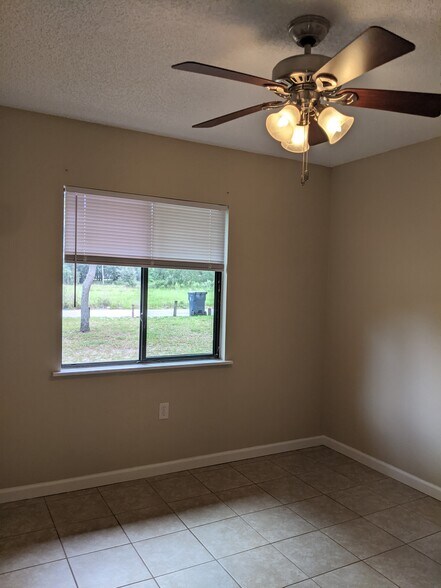 Building Photo - 2231 Ascot Ct