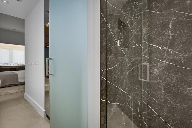 Building Photo - 2301 Collins Ave