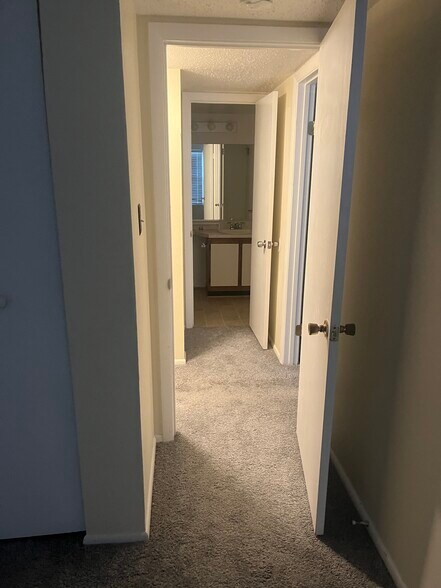 Building Photo - 308 Thalia Station Ct