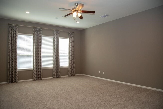 Building Photo - 4902 Thunder Creek Ln