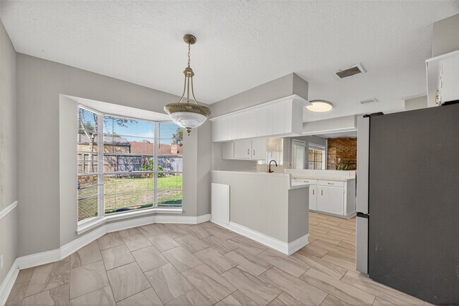 Building Photo - 11447 Kirkvalley Dr