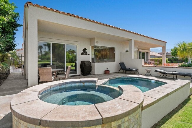Building Photo - 48 Pebble Beach Dr
