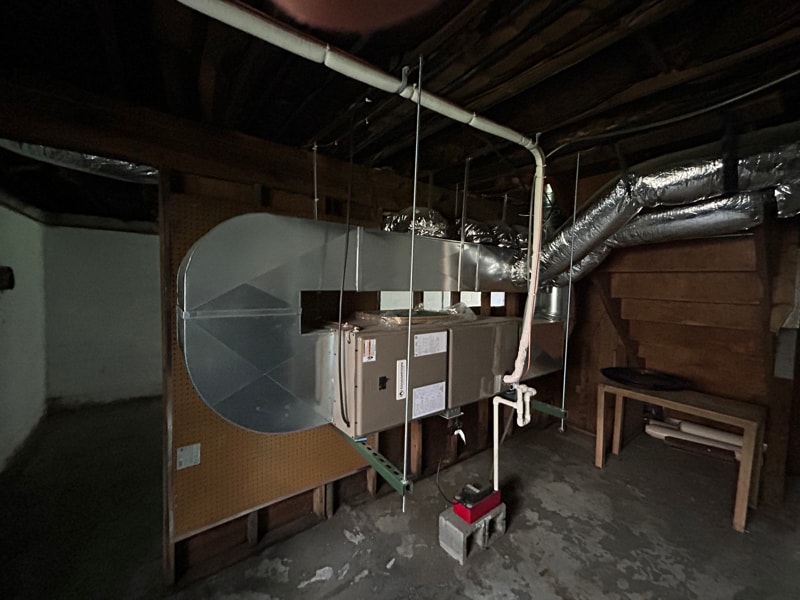 Building Photo - 217 S Winchester Ave