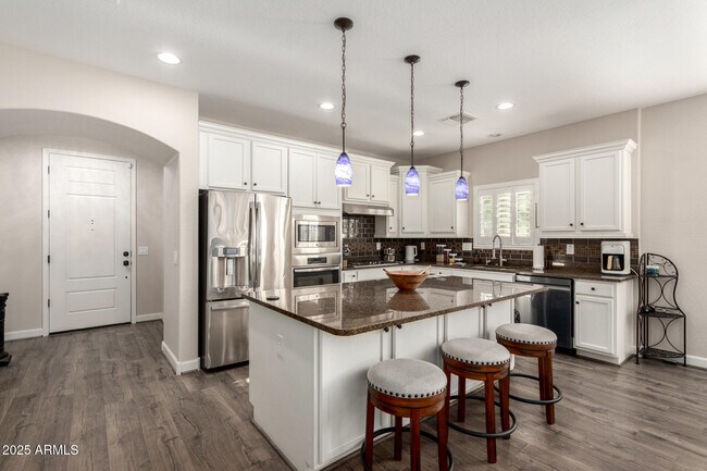 Building Photo - 7578 W Tierra Buena Ln