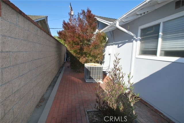 Building Photo - 3001 Coleridge Dr