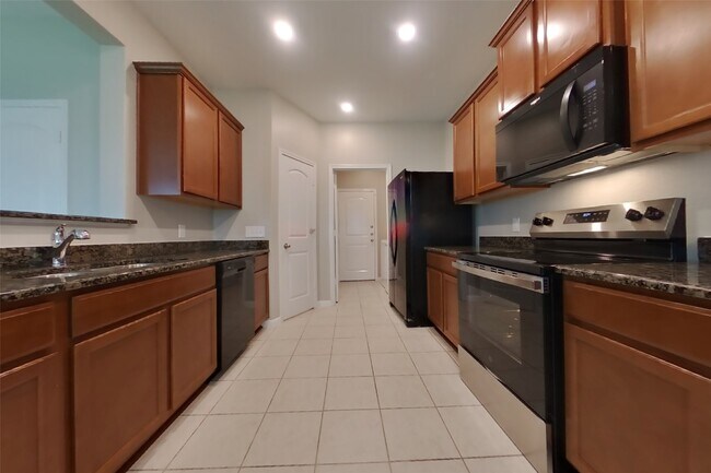 Building Photo - 301 Summer Horse Dr