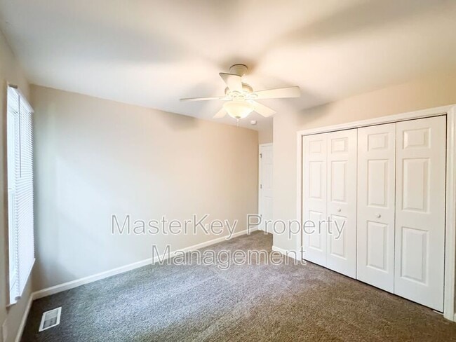 Building Photo - 2816 Isabella Dr
