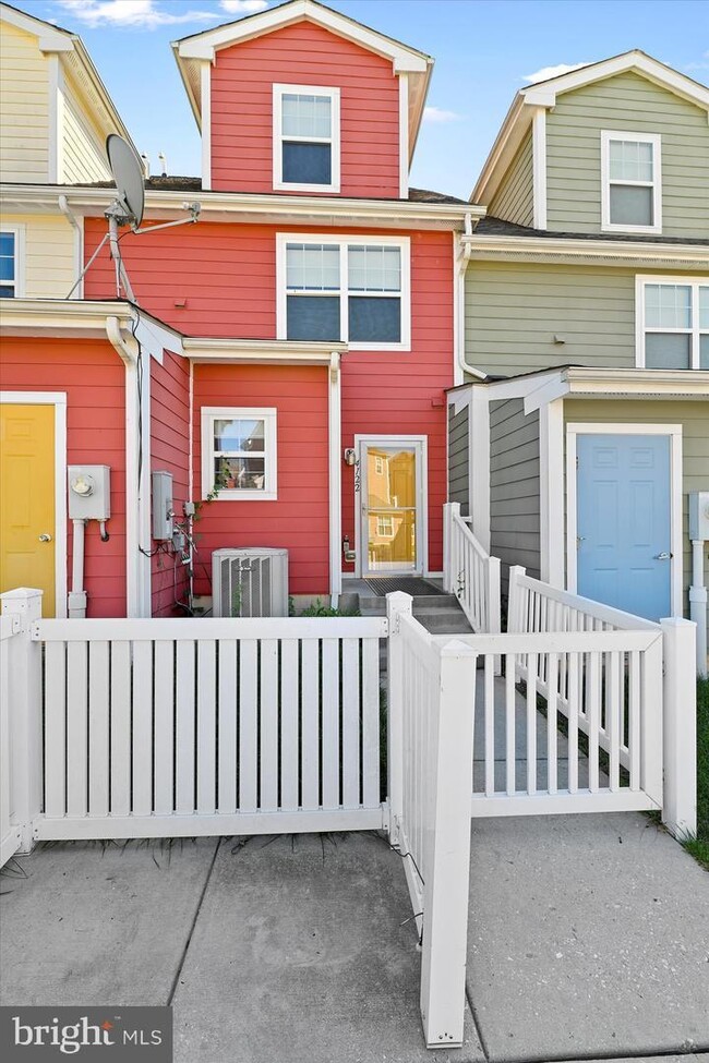 Building Photo - 4122 Orchard Ridge Blvd