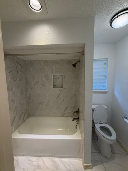 Building Photo - 12301 Arrowhead Ter