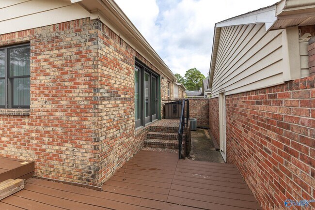 Building Photo - 1200 Catskill Cir SE
