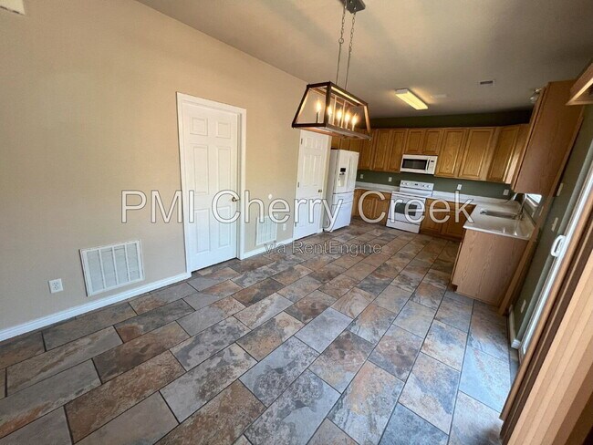 Building Photo - 19453 E Hollow Creek Dr