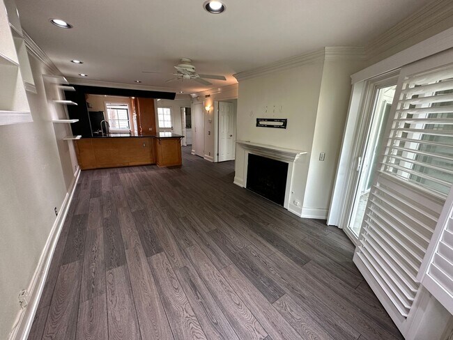 Building Photo - Morningside on the Lake Downstairs 1 Bedroom 1 Bath