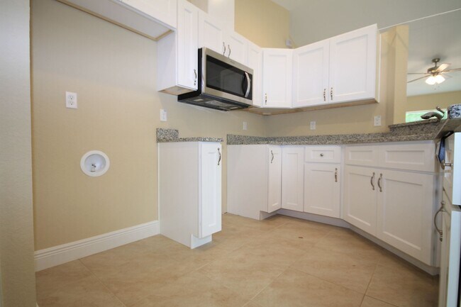 Building Photo - Beautiful 3 Bd/2Ba in Ocala!!