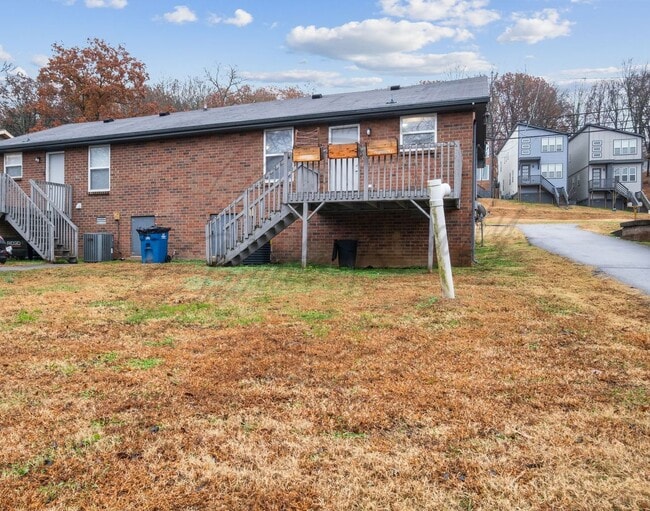 Building Photo - Beautifully updated 2-bedroom, 1-bath first-floor duplex in the heart of Hermitage!