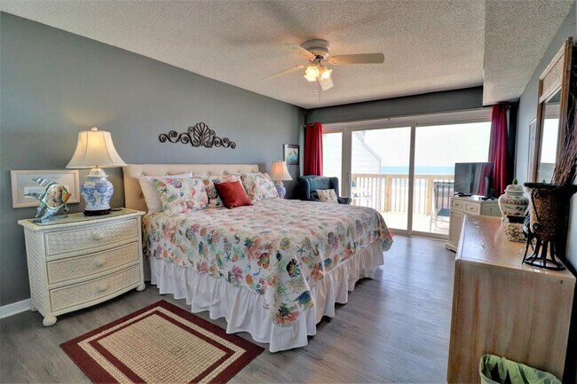 Building Photo - *Off Season Rental* Oceanfront *Queen's Gr...